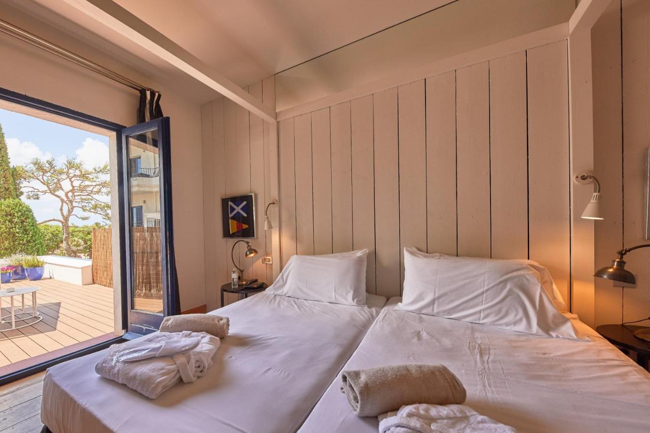 פלאמוס Hotel Trias מראה חיצוני תמונה