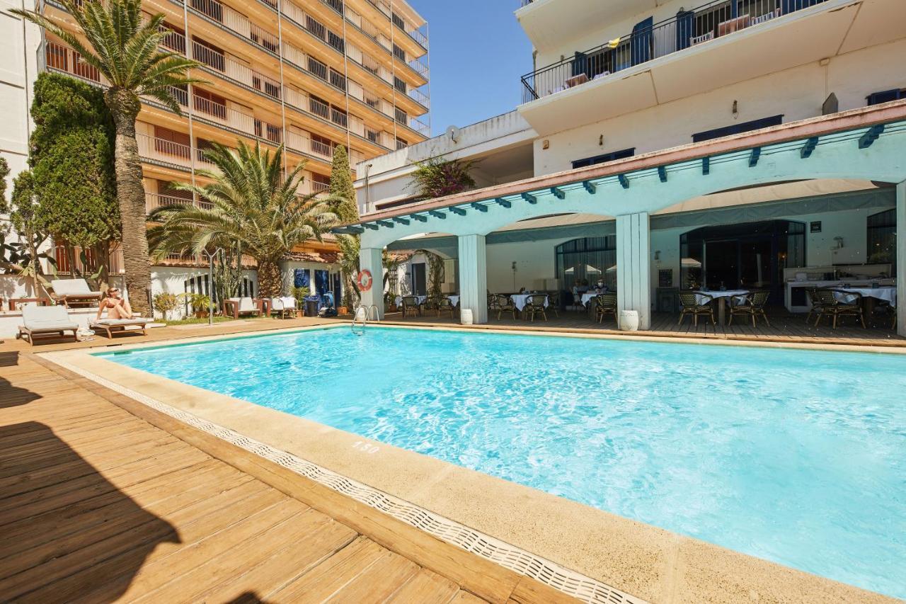 פלאמוס Hotel Trias מראה חיצוני תמונה