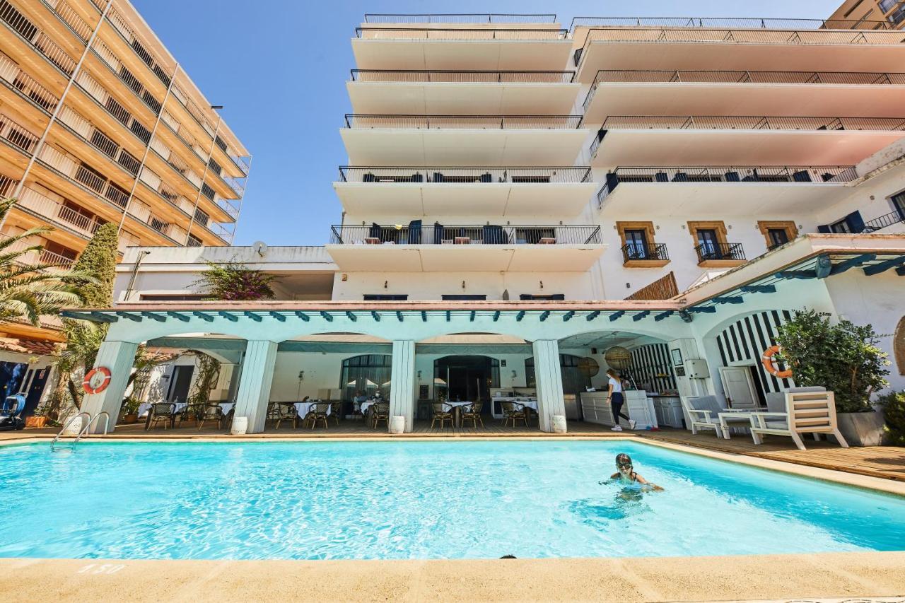פלאמוס Hotel Trias מראה חיצוני תמונה