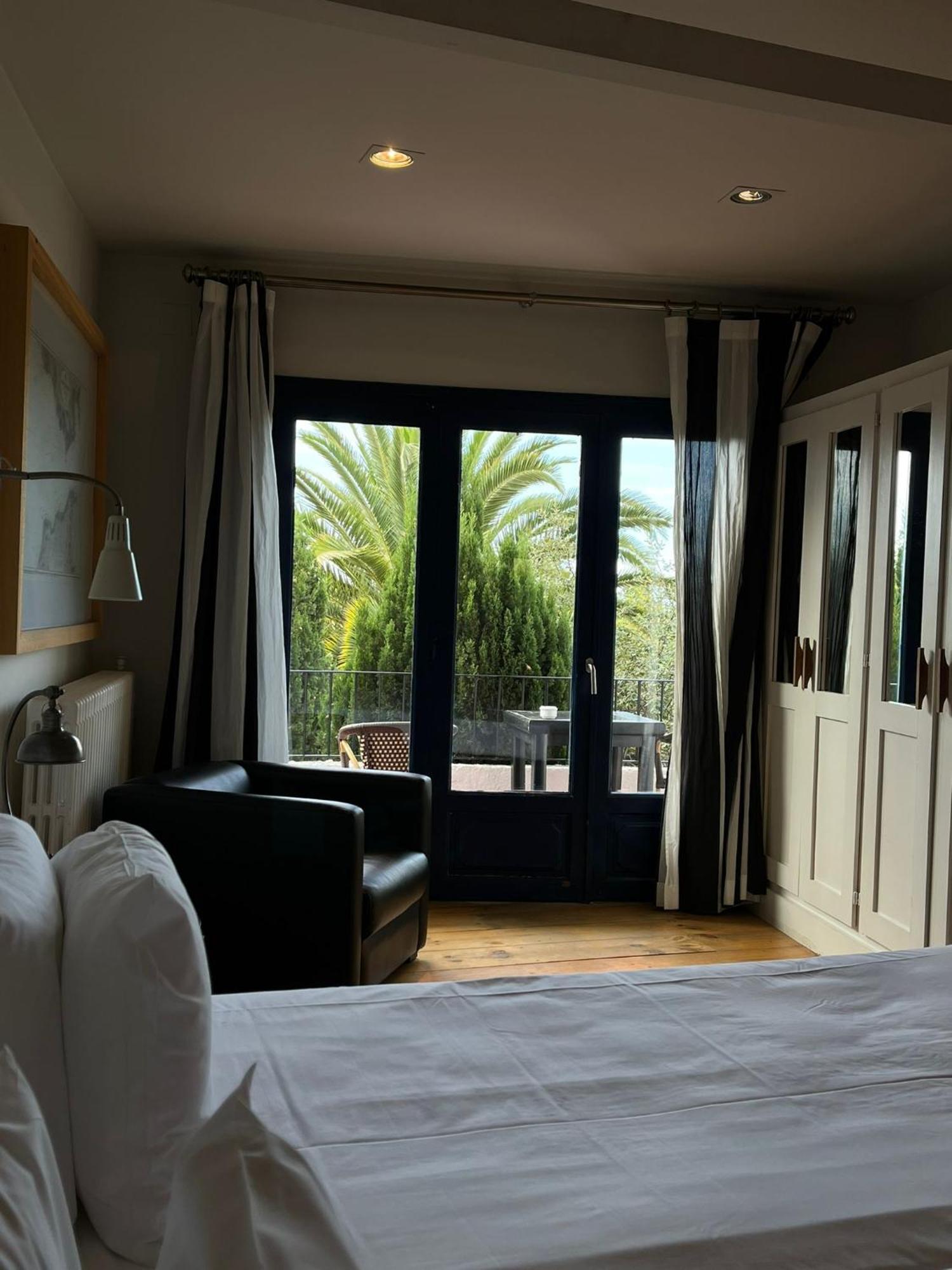 פלאמוס Hotel Trias מראה חיצוני תמונה